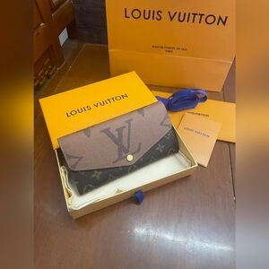 Louis Vuitton Sarah Wallet